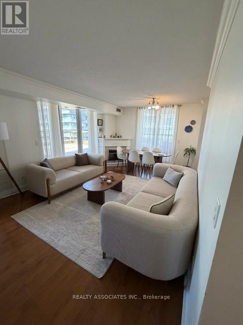 #506 18 KENASTON GARDENS NE - 12