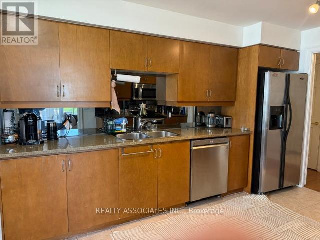 #506 18 KENASTON GARDENS NE - 14