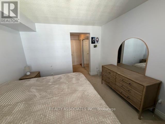#506 18 KENASTON GARDENS NE - 18