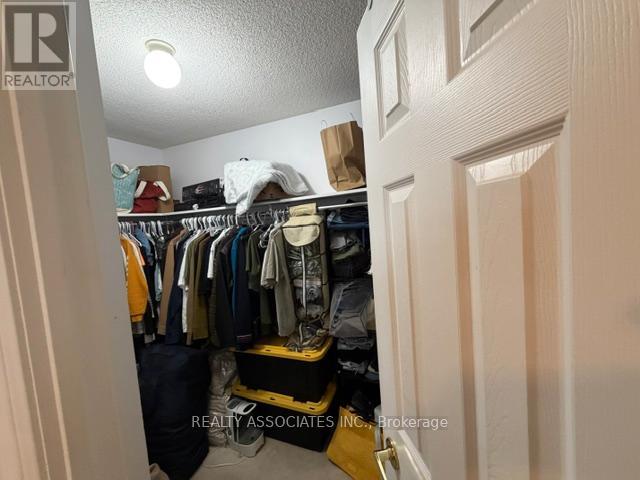 #506 18 KENASTON GARDENS NE - 19