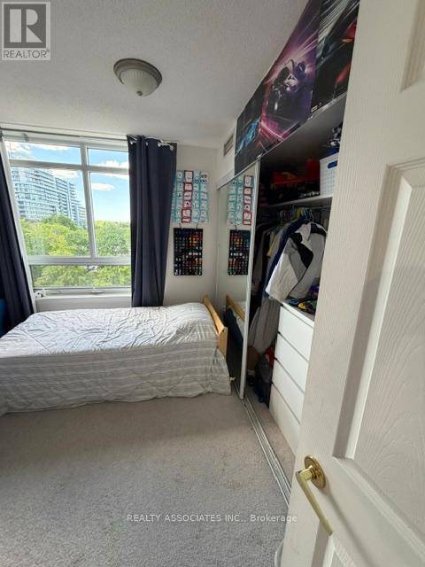 #506 18 KENASTON GARDENS NE - 20
