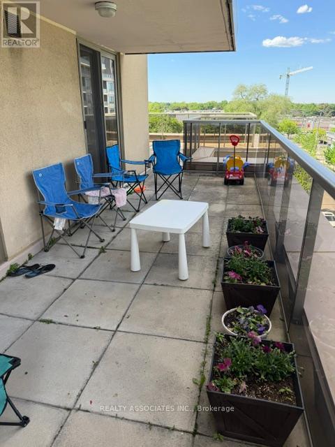 #506 18 KENASTON GARDENS NE - 26