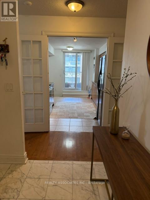 #506 18 KENASTON GARDENS NE - 5