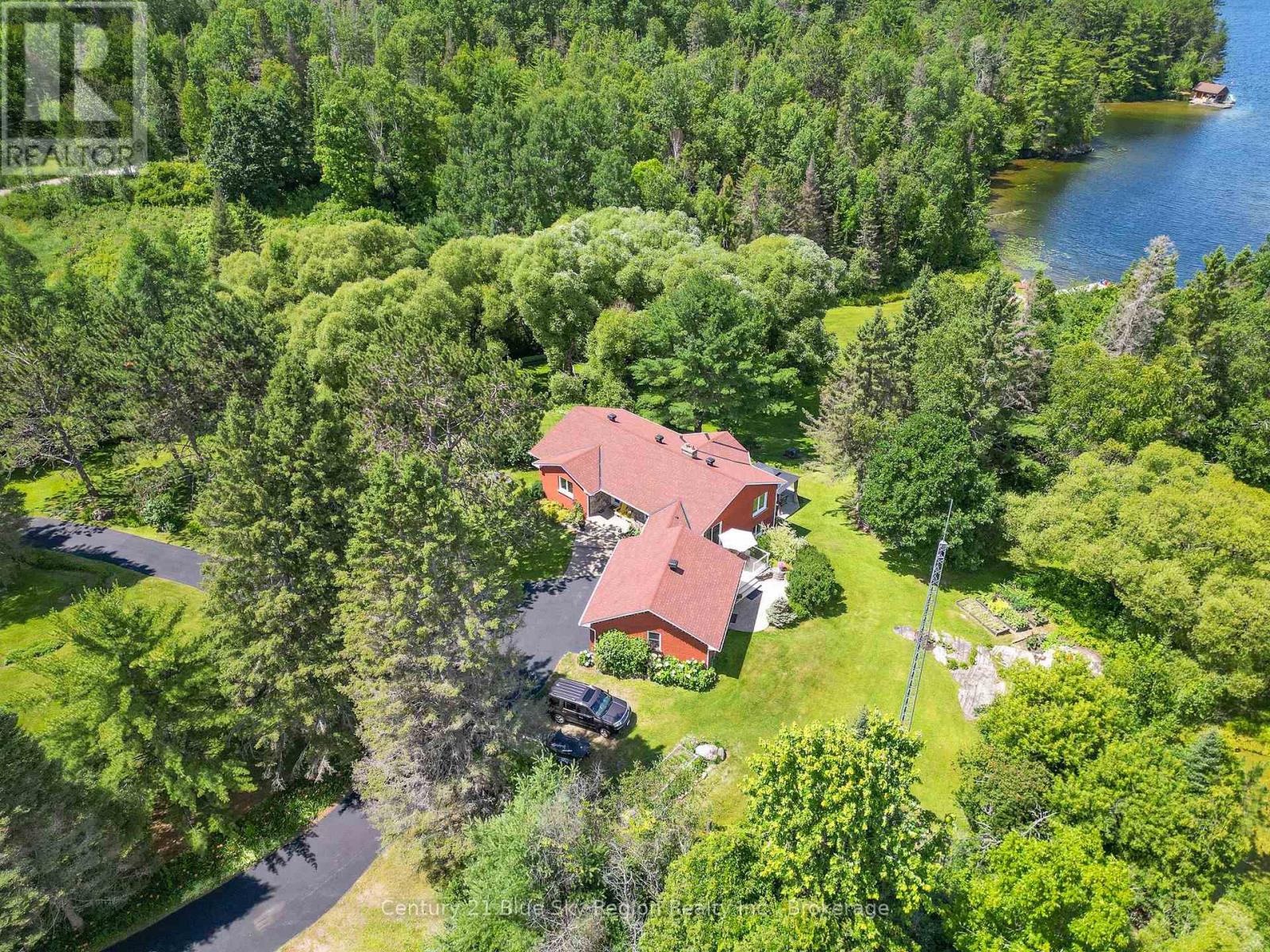 353 MACPHERSON DRIVE - 8