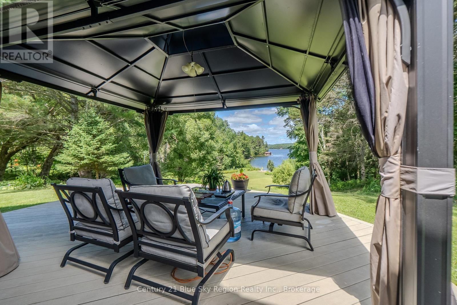 353 MACPHERSON DRIVE - 7