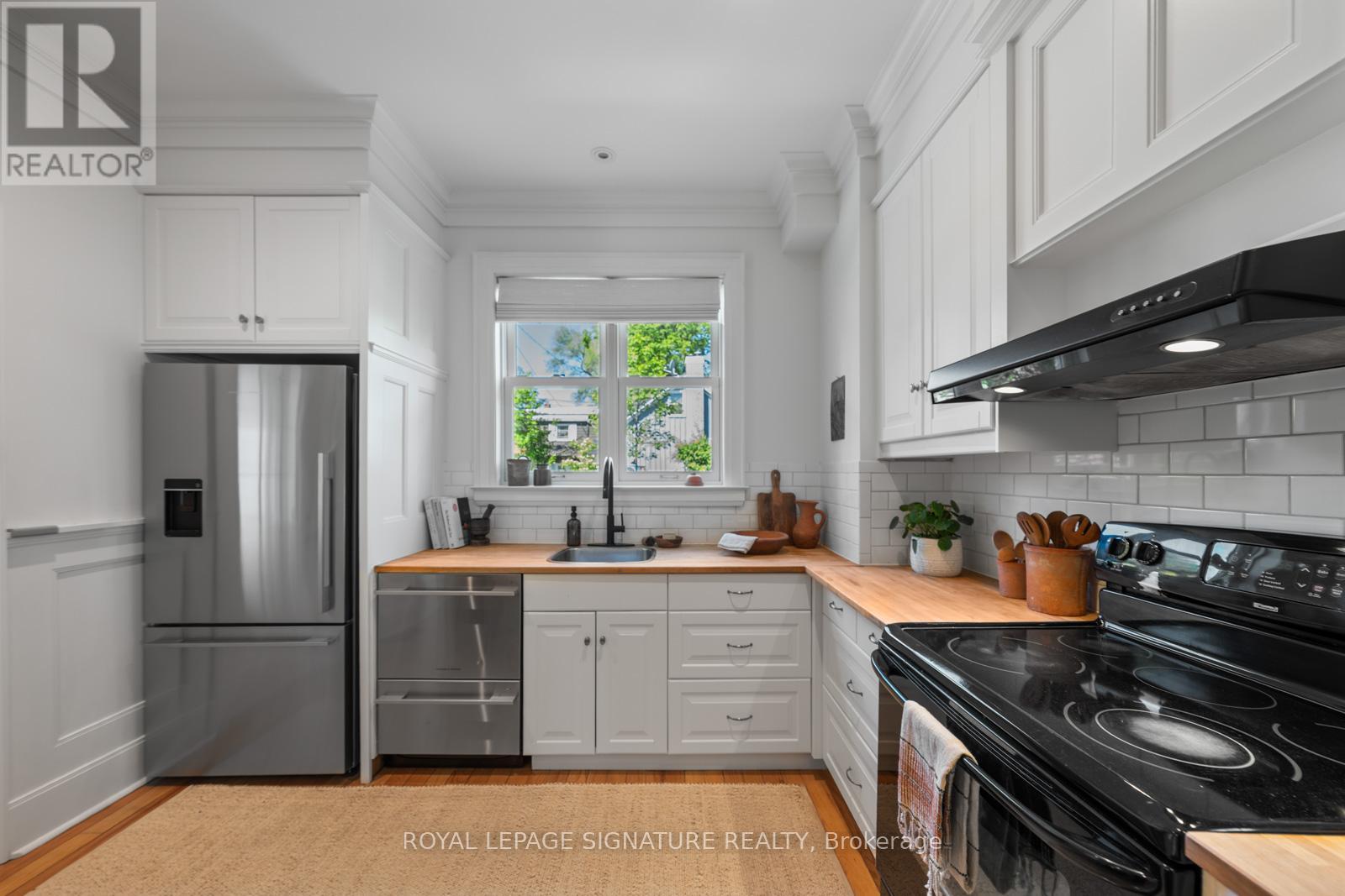 4 KIMBERLEY AVENUE - 16