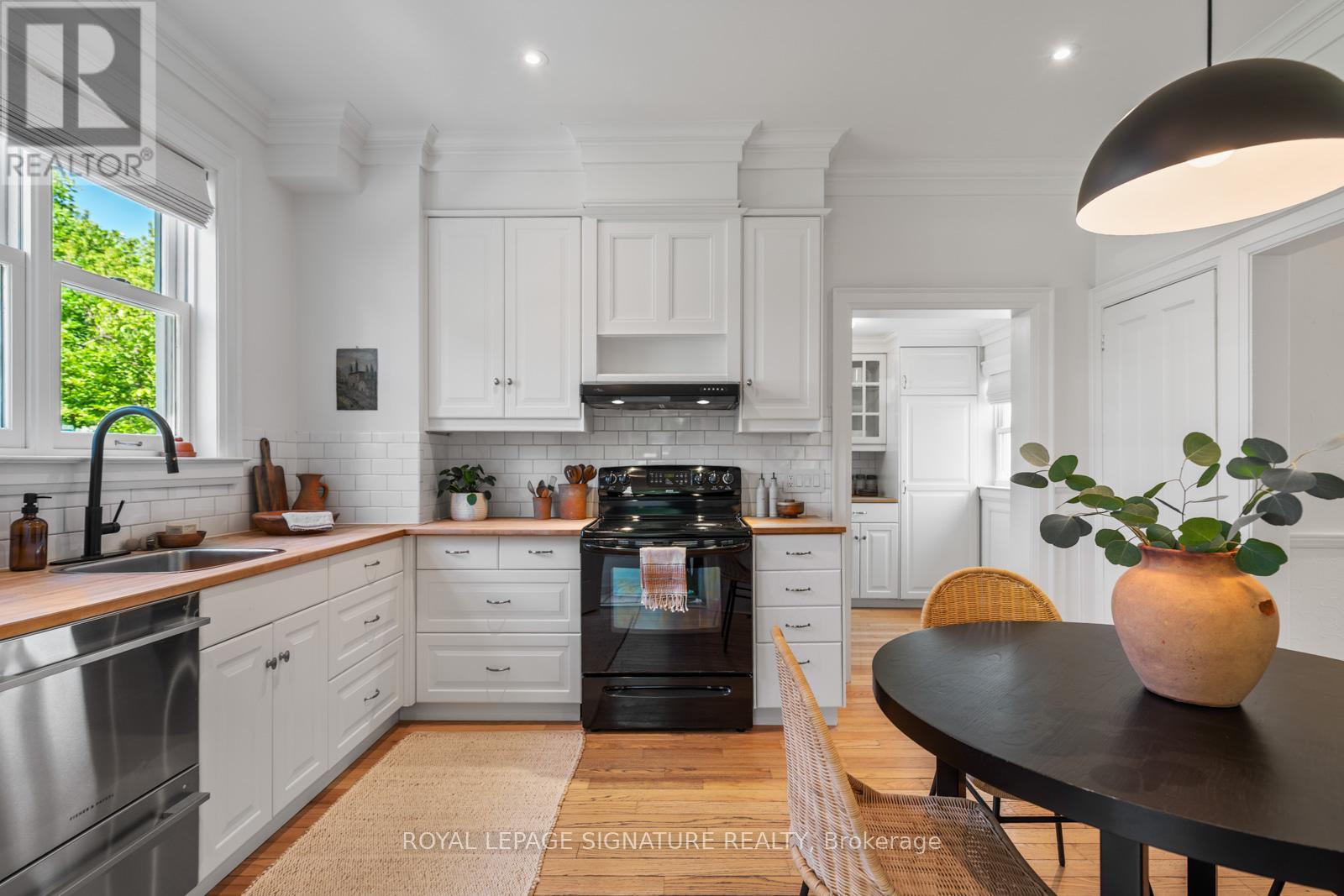 4 KIMBERLEY AVENUE - 20