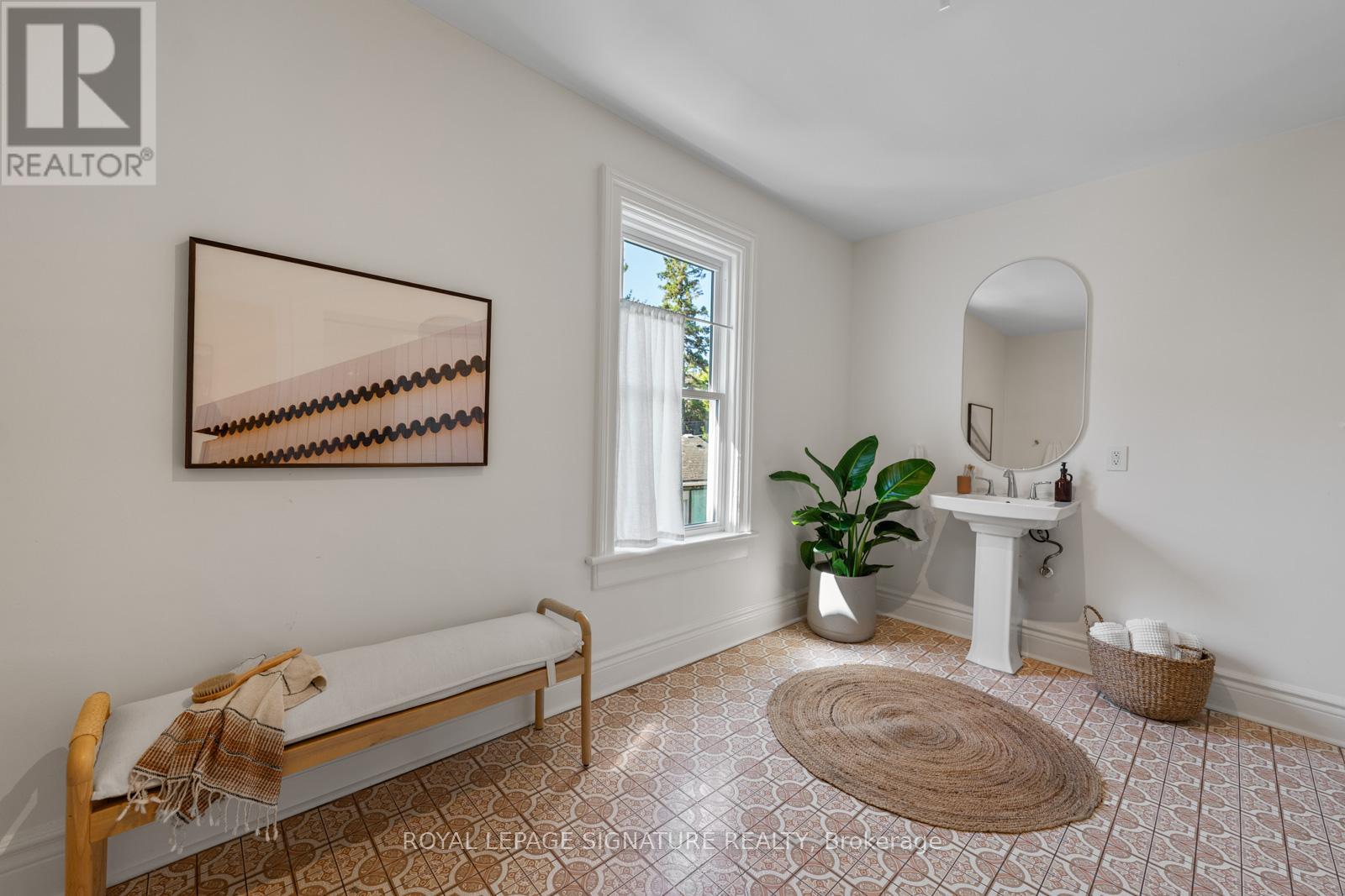4 KIMBERLEY AVENUE - 29
