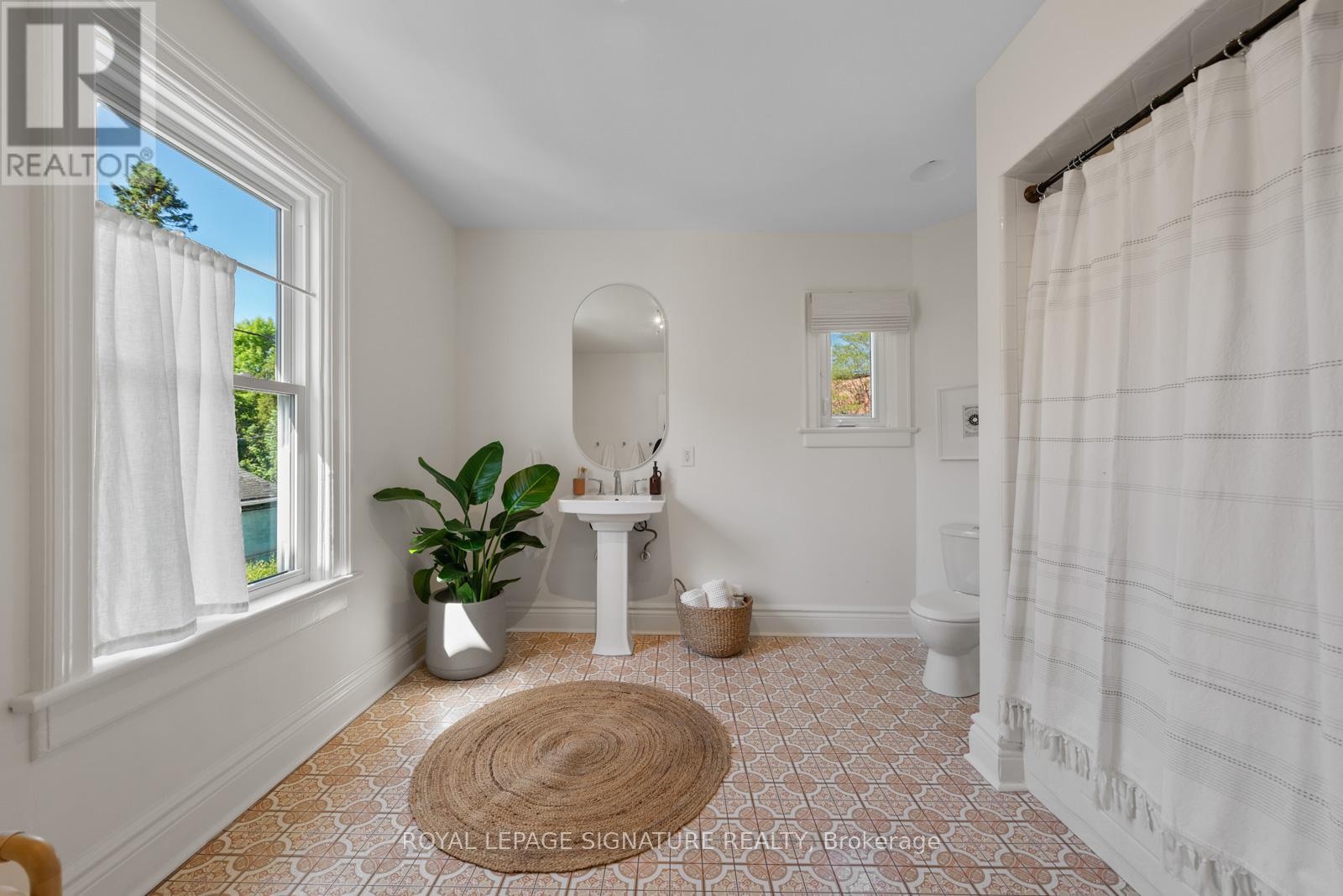 4 KIMBERLEY AVENUE - 30