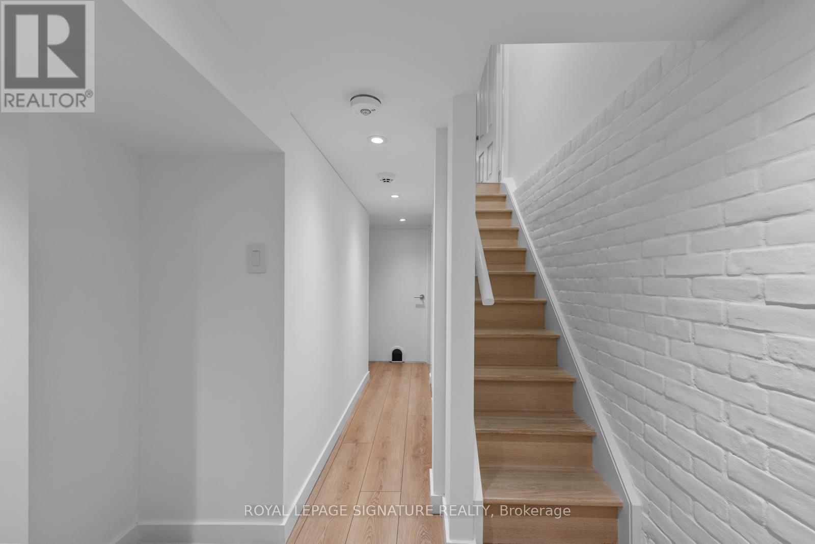 4 KIMBERLEY AVENUE - 31