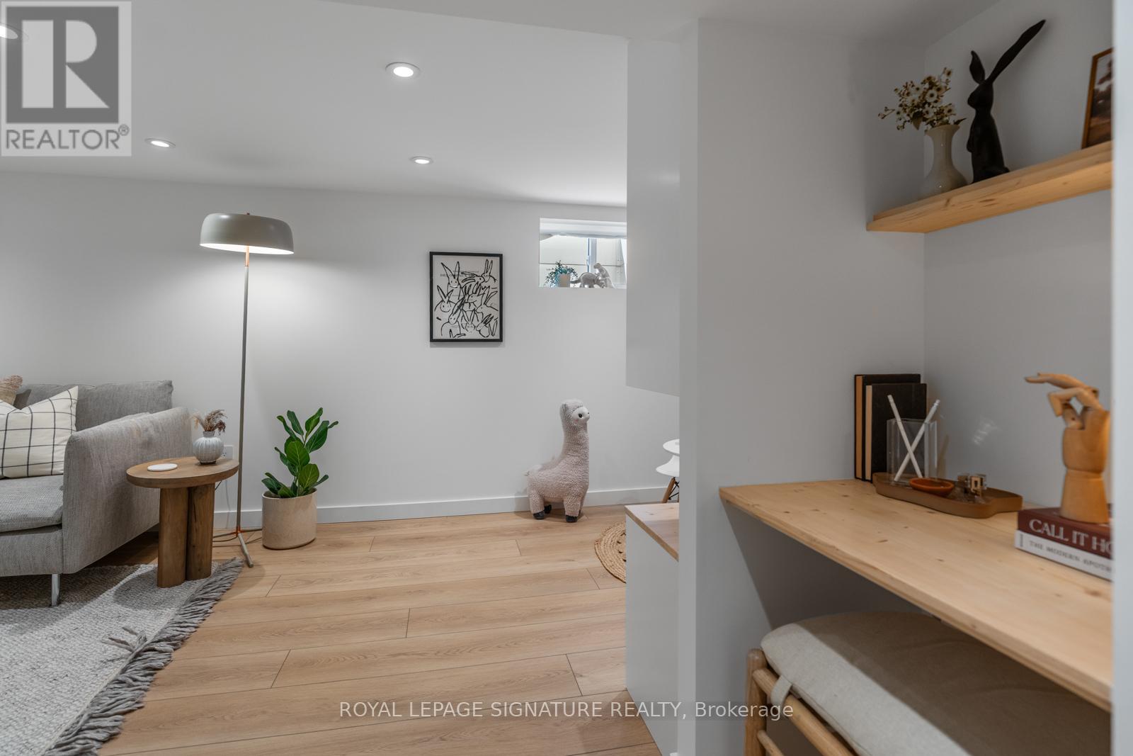 4 KIMBERLEY AVENUE - 33