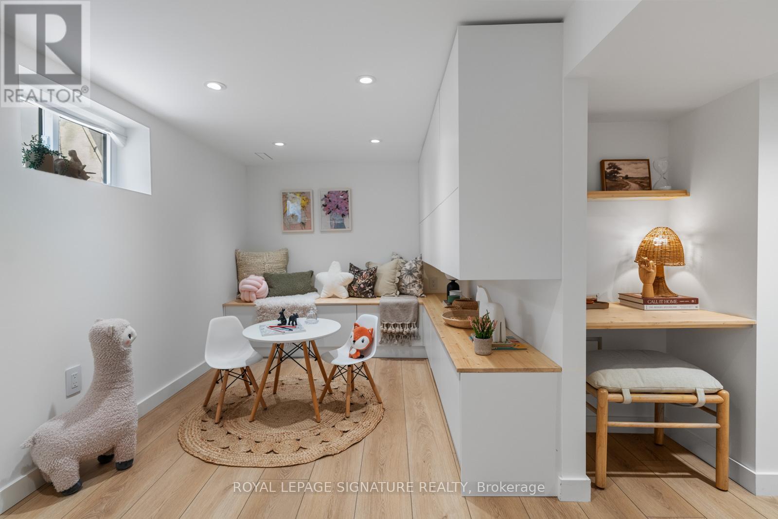 4 KIMBERLEY AVENUE - 36