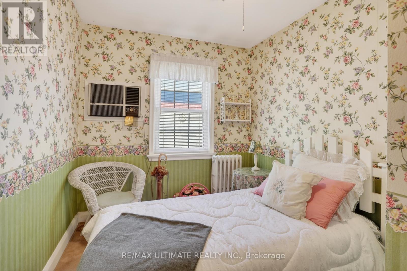 20 CORINNE CRESCENT - 11