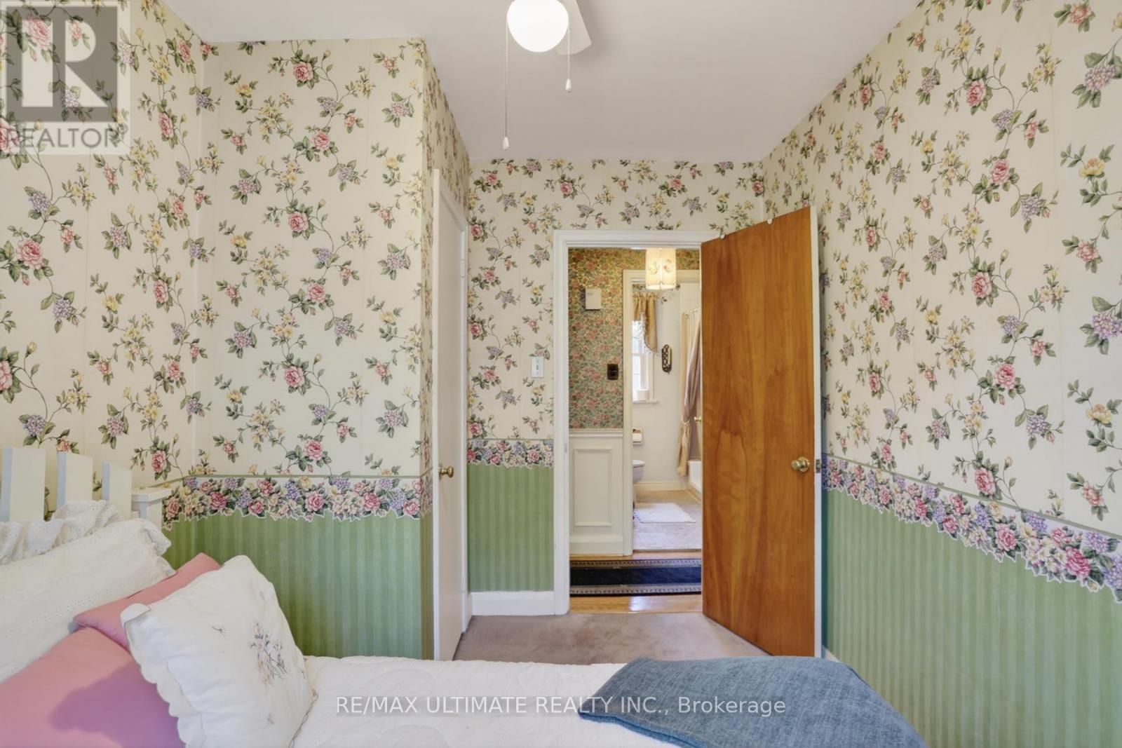 20 CORINNE CRESCENT - 12