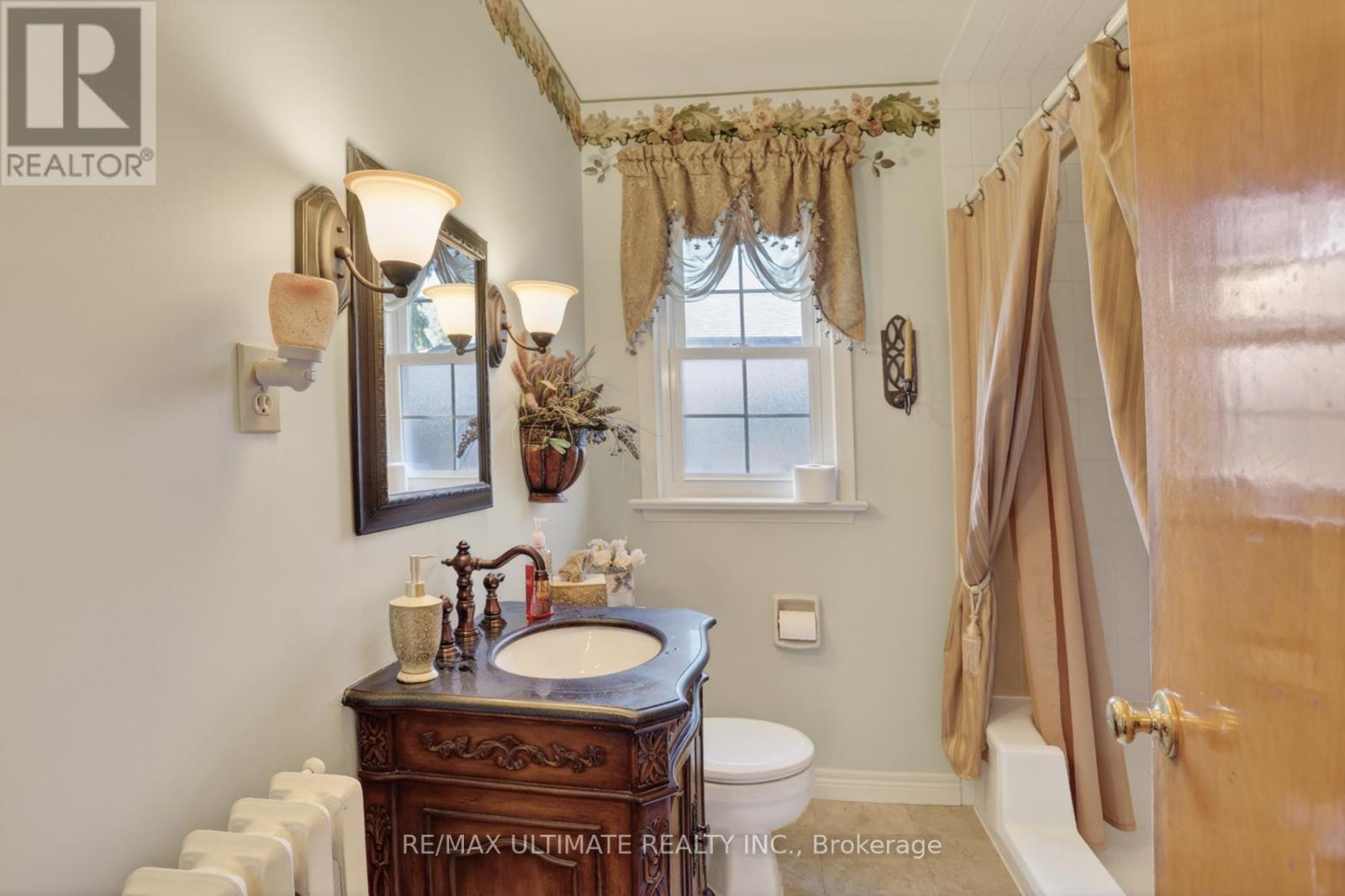 20 CORINNE CRESCENT - 13