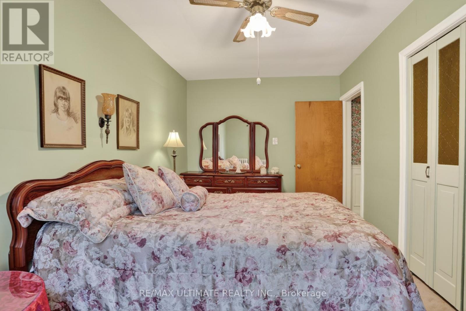 20 CORINNE CRESCENT - 16