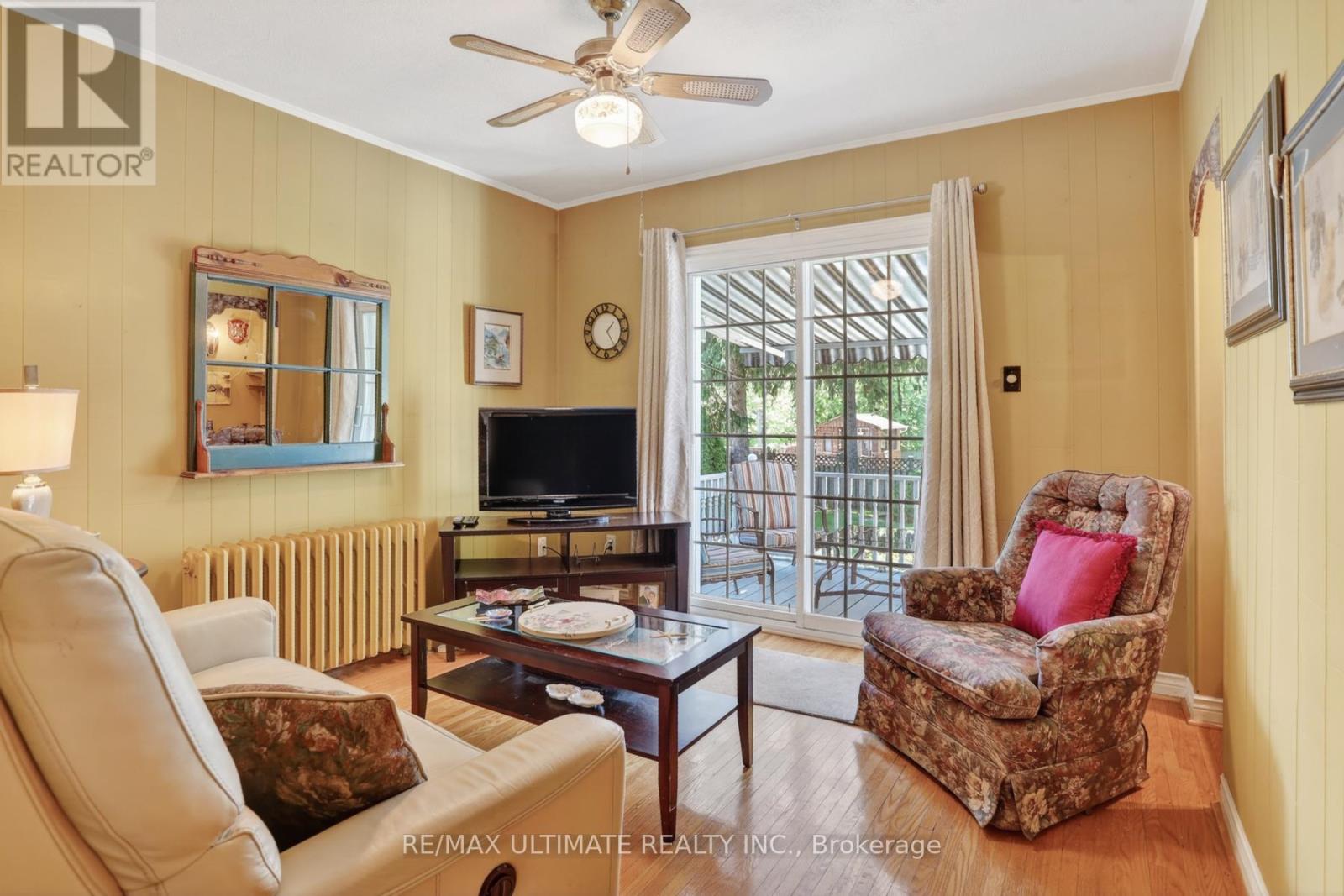 20 CORINNE CRESCENT - 17