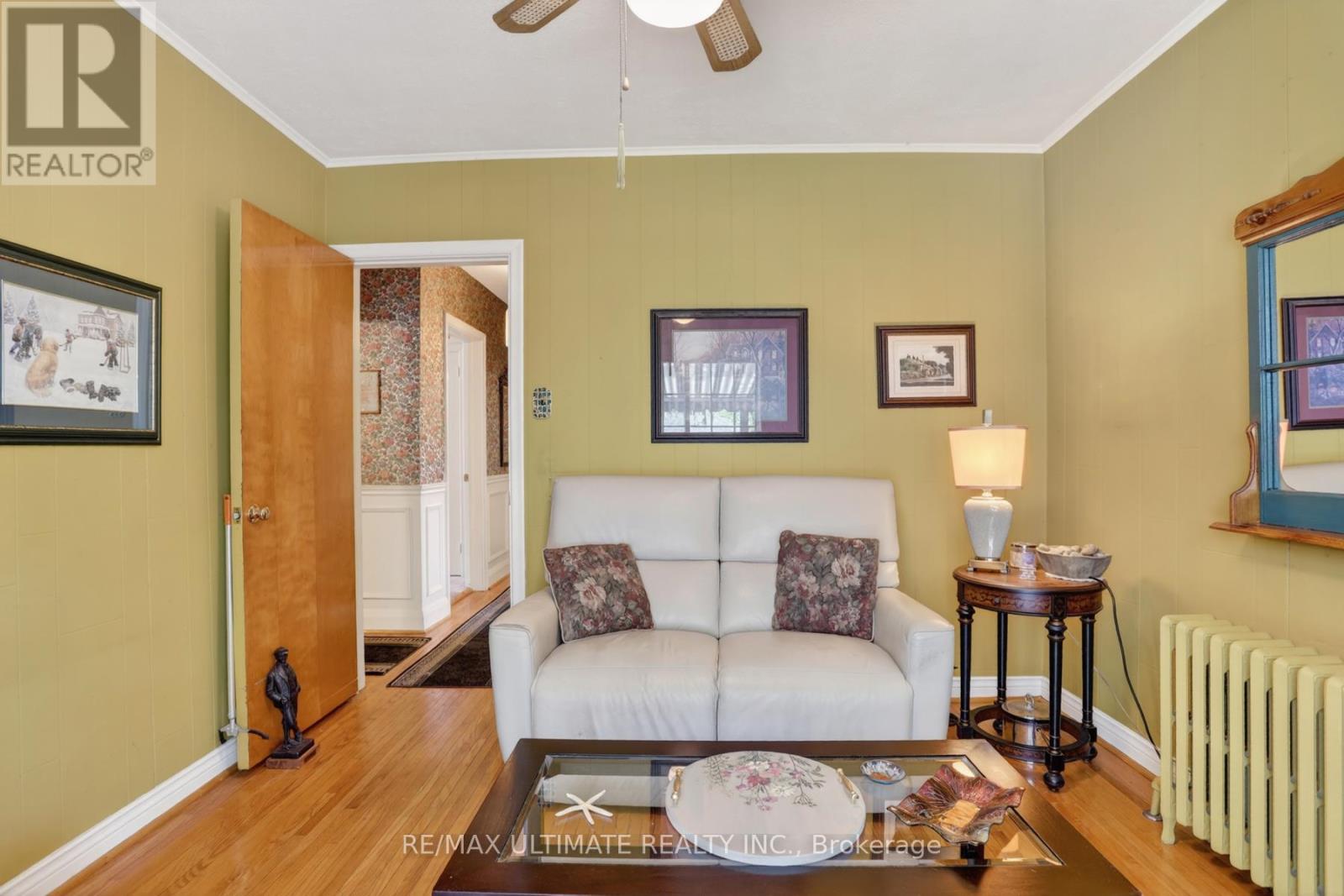 20 CORINNE CRESCENT - 19