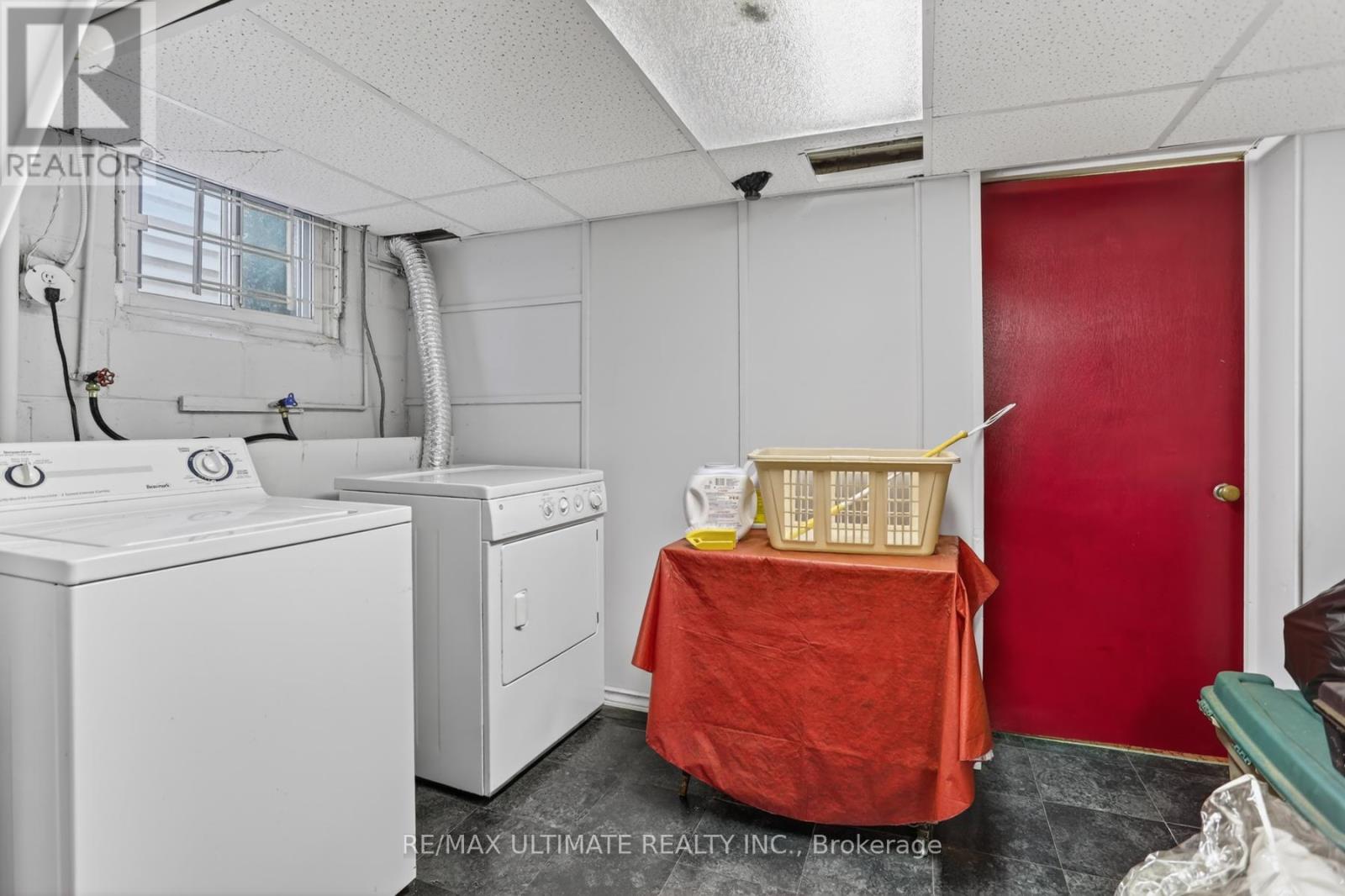 20 CORINNE CRESCENT - 22