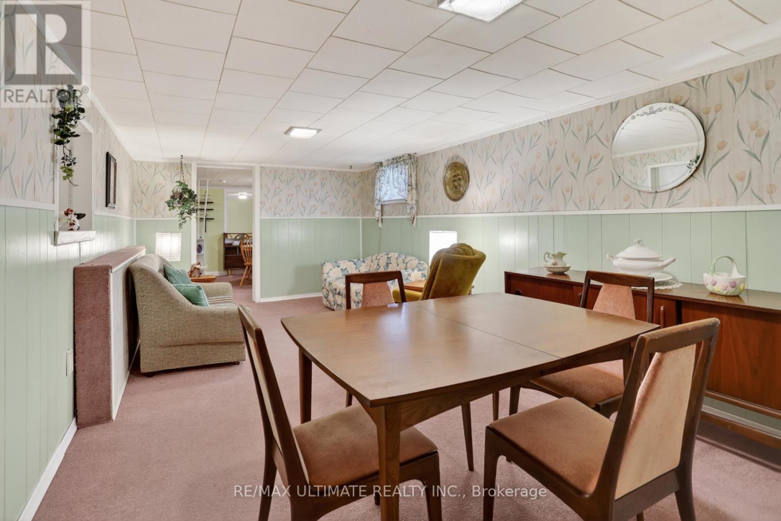 20 CORINNE CRESCENT - 25