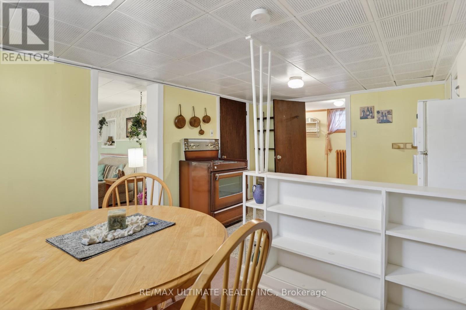 20 CORINNE CRESCENT - 30