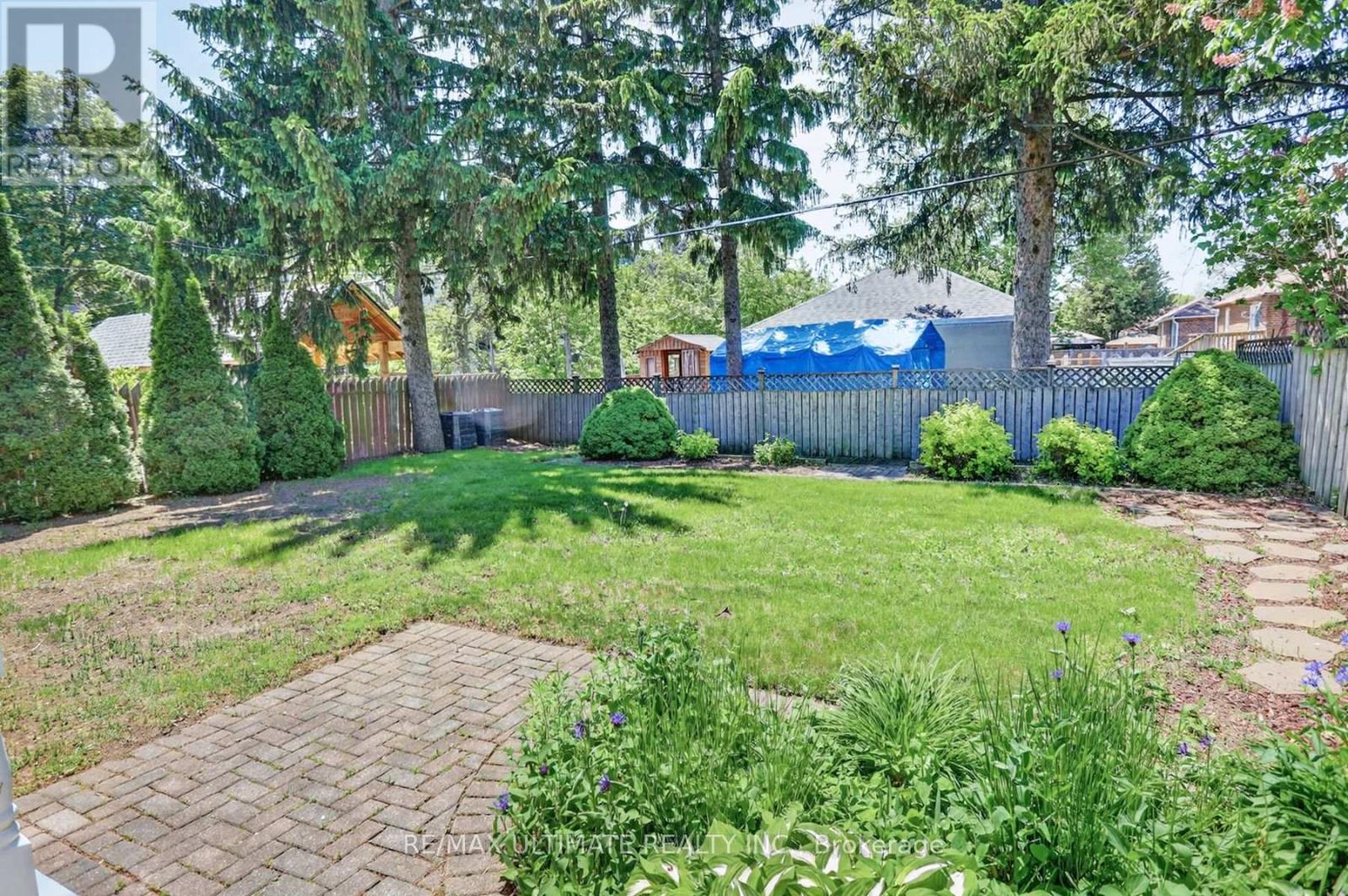 20 CORINNE CRESCENT - 34