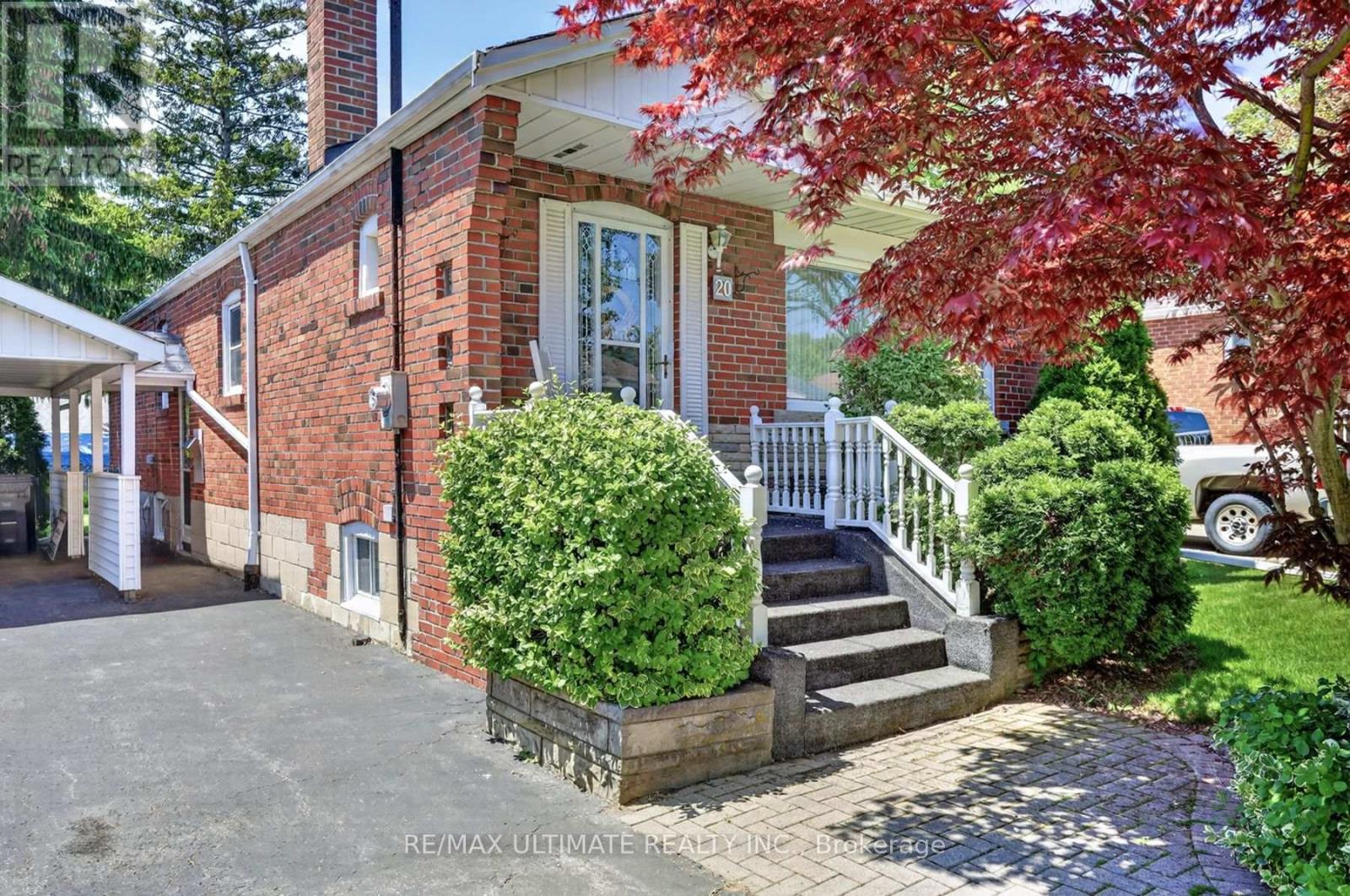 20 CORINNE CRESCENT - 36