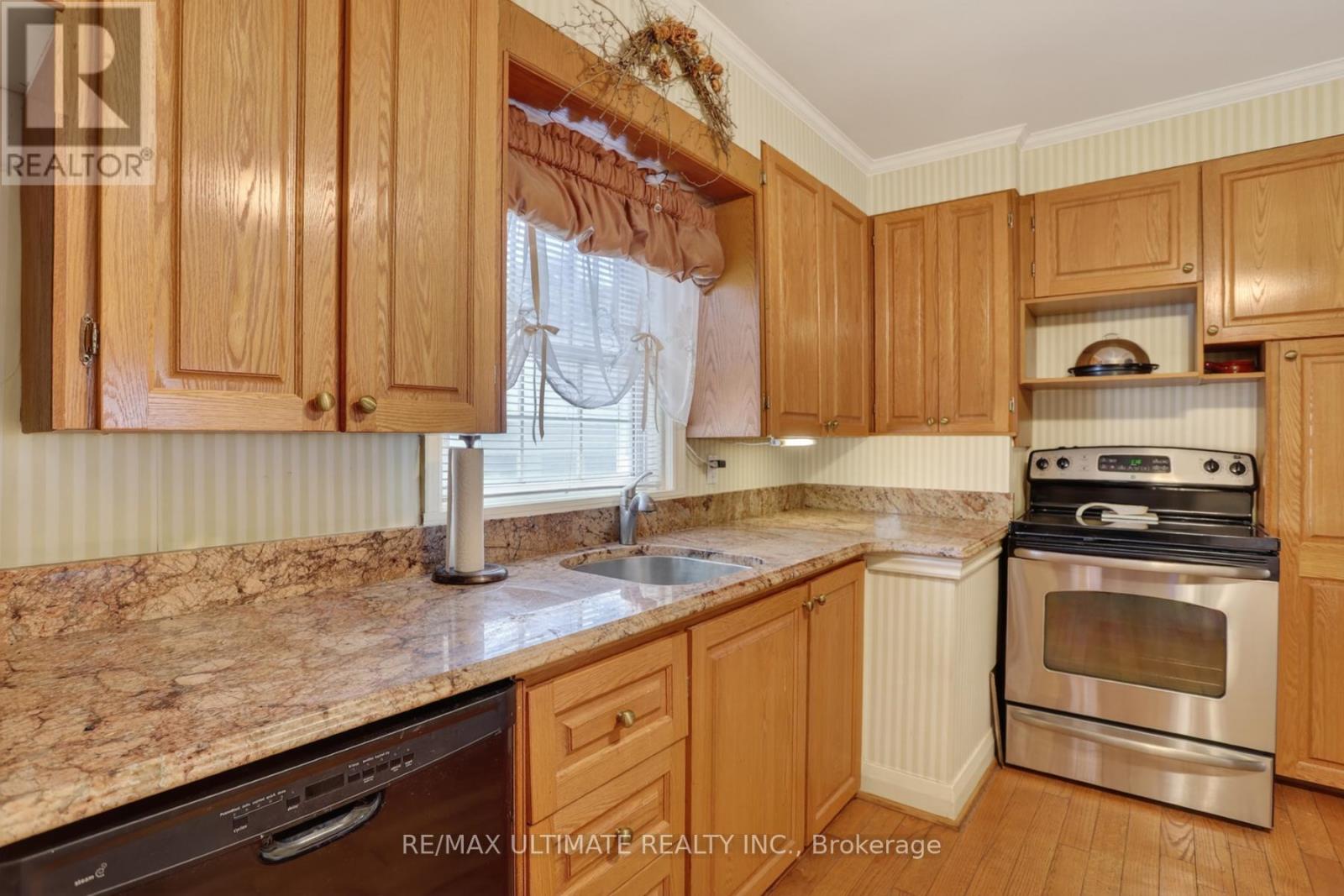 20 CORINNE CRESCENT - 39