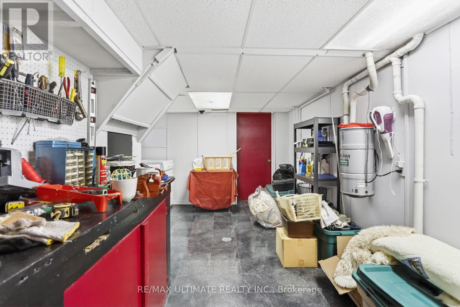 20 CORINNE CRESCENT - 42