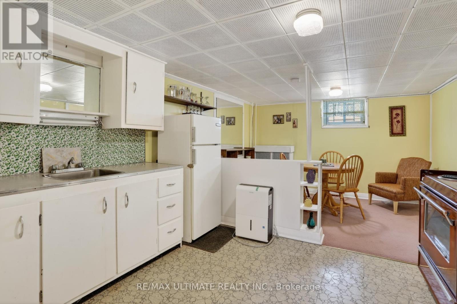 20 CORINNE CRESCENT - 45