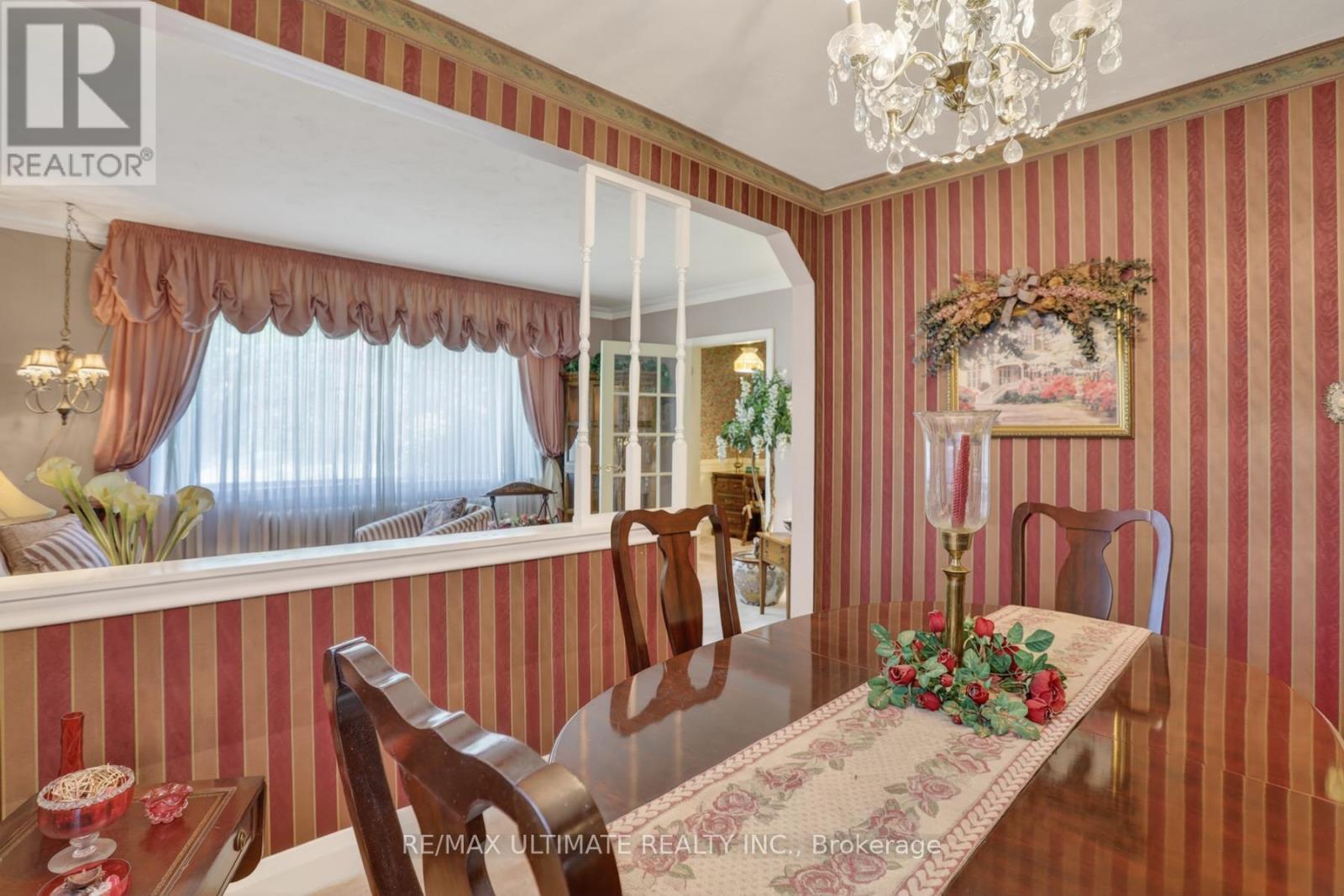 20 CORINNE CRESCENT - 8