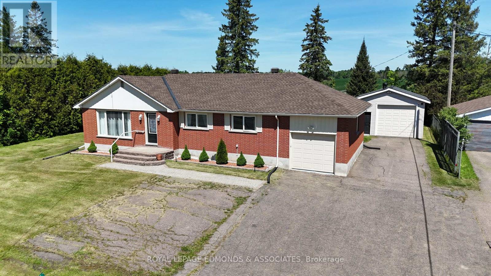 11837 ROUND LAKE ROAD - 1