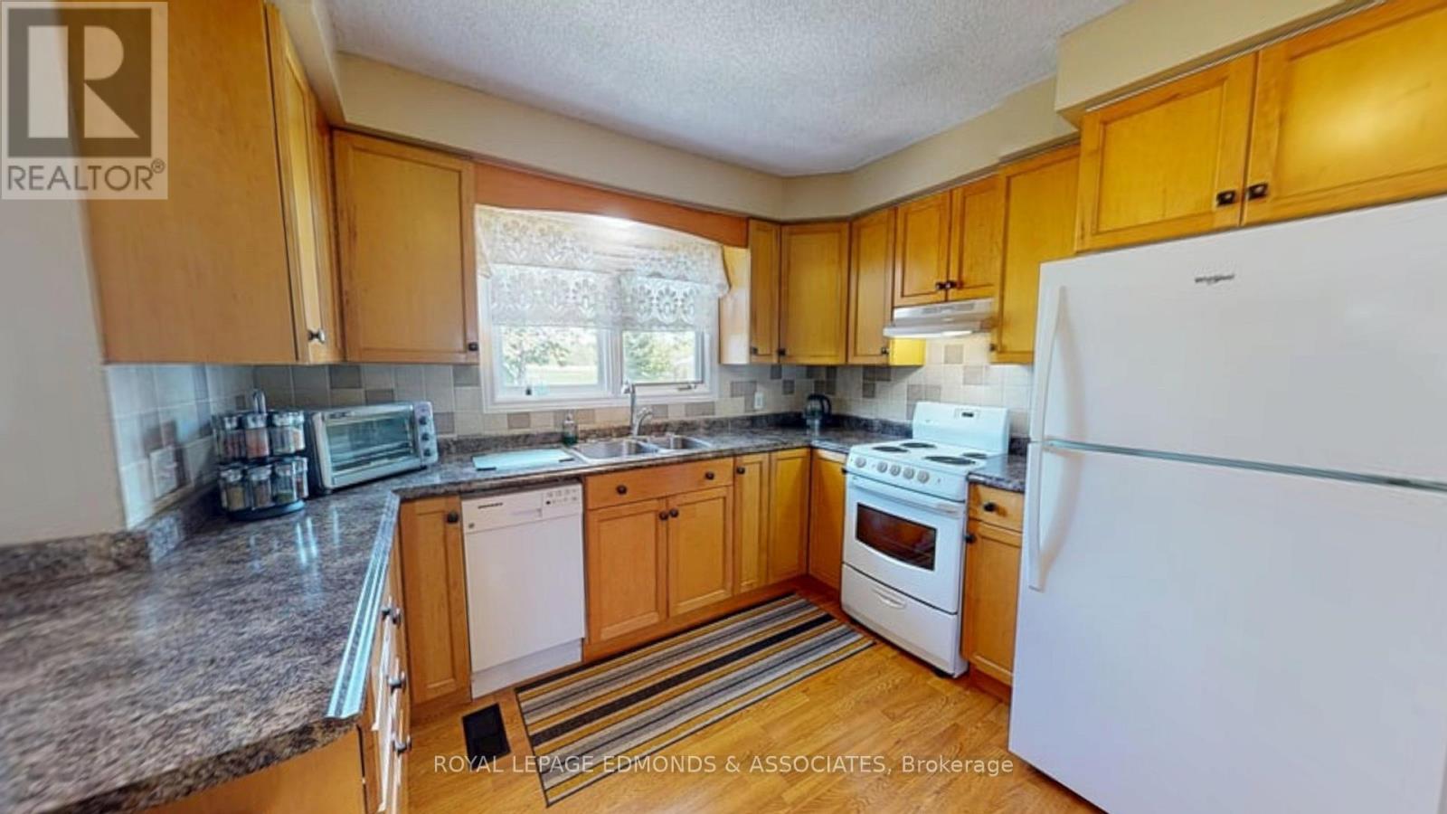 11837 ROUND LAKE ROAD - 13
