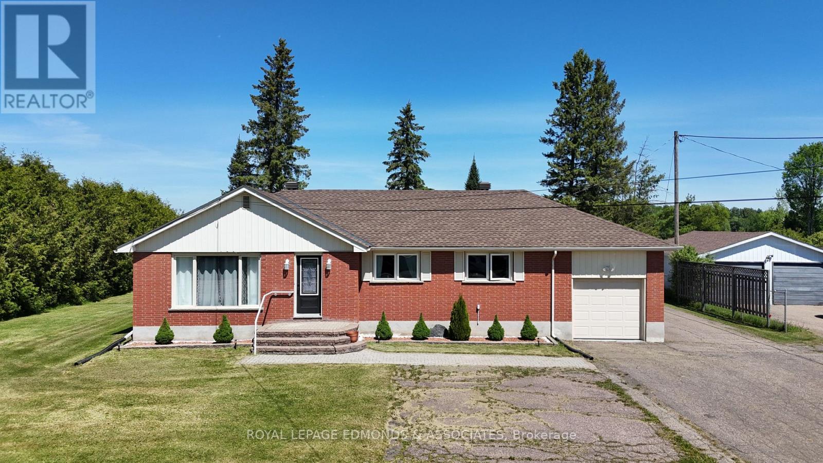 11837 ROUND LAKE ROAD - 2