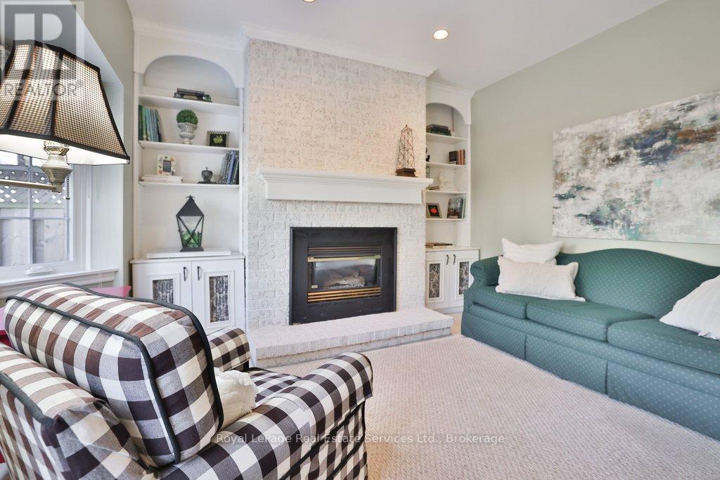 #4 2407 WOODWARD AVENUE - 18