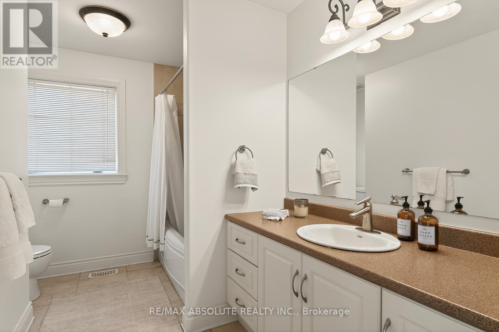 414 LANDSWOOD WAY - 35
