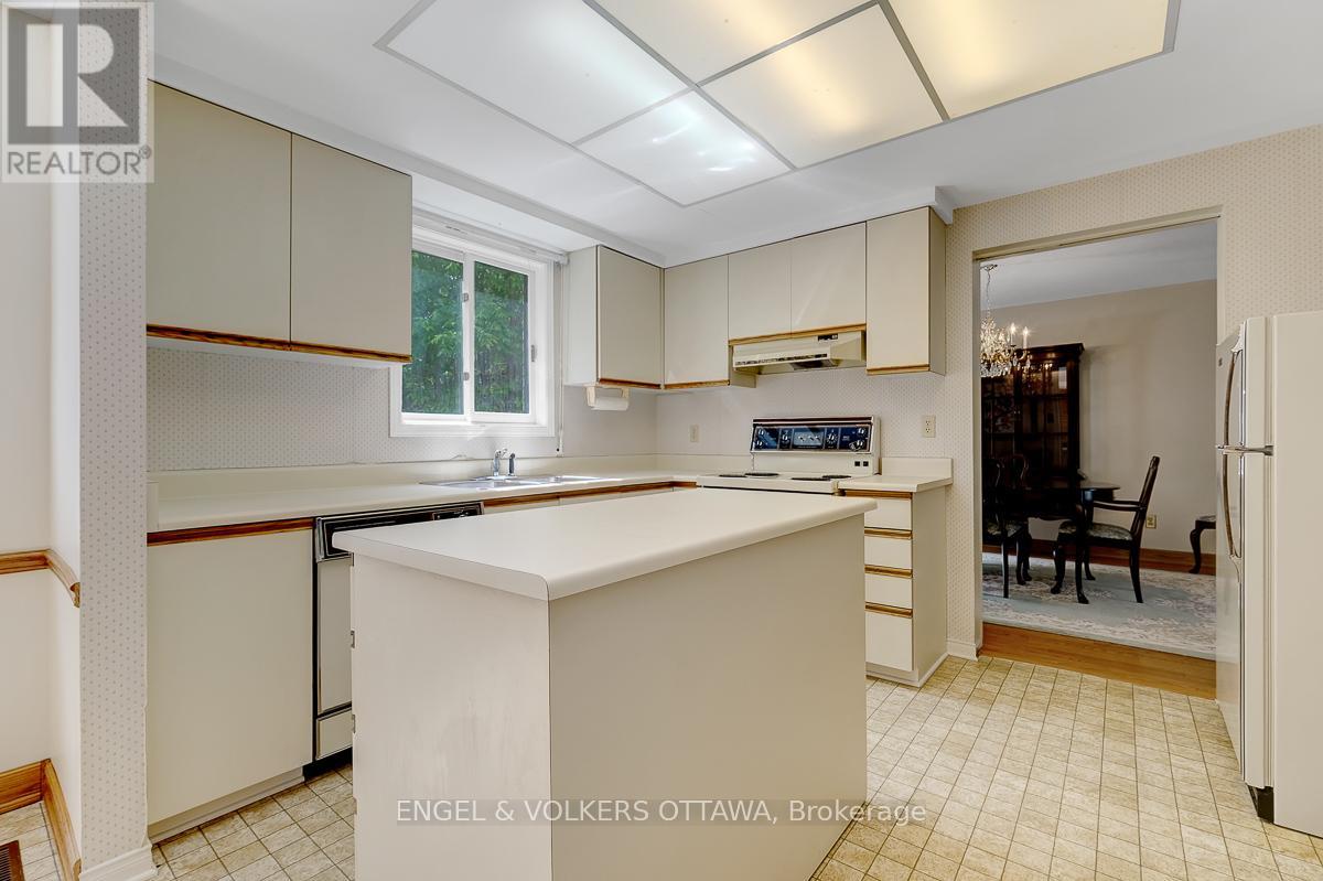 210 CYPRESS COURT - 15