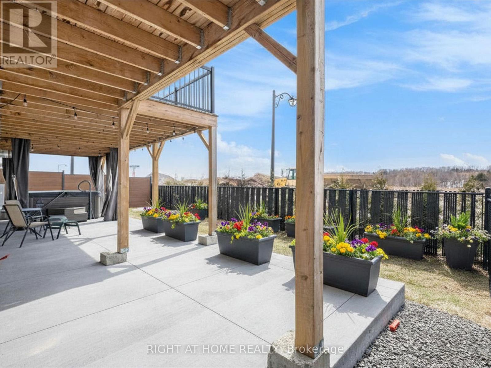 1073 DIAMOND STREET - 33