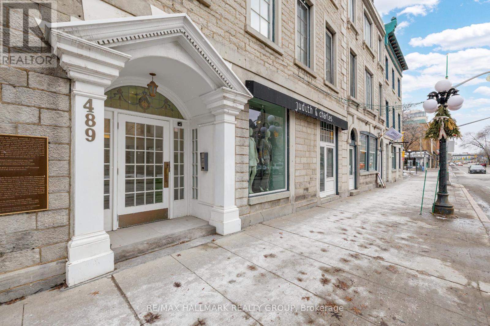 #4 489 SUSSEX DRIVE - Image 2