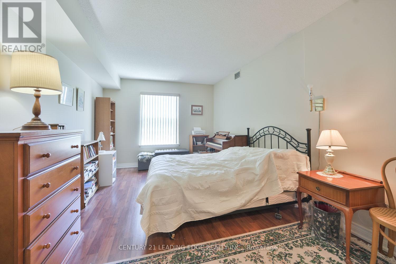 #232 100 ANNA RUSSELL WAY - 19