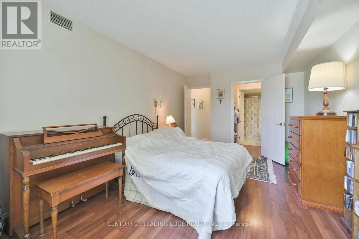 #232 100 ANNA RUSSELL WAY - 20