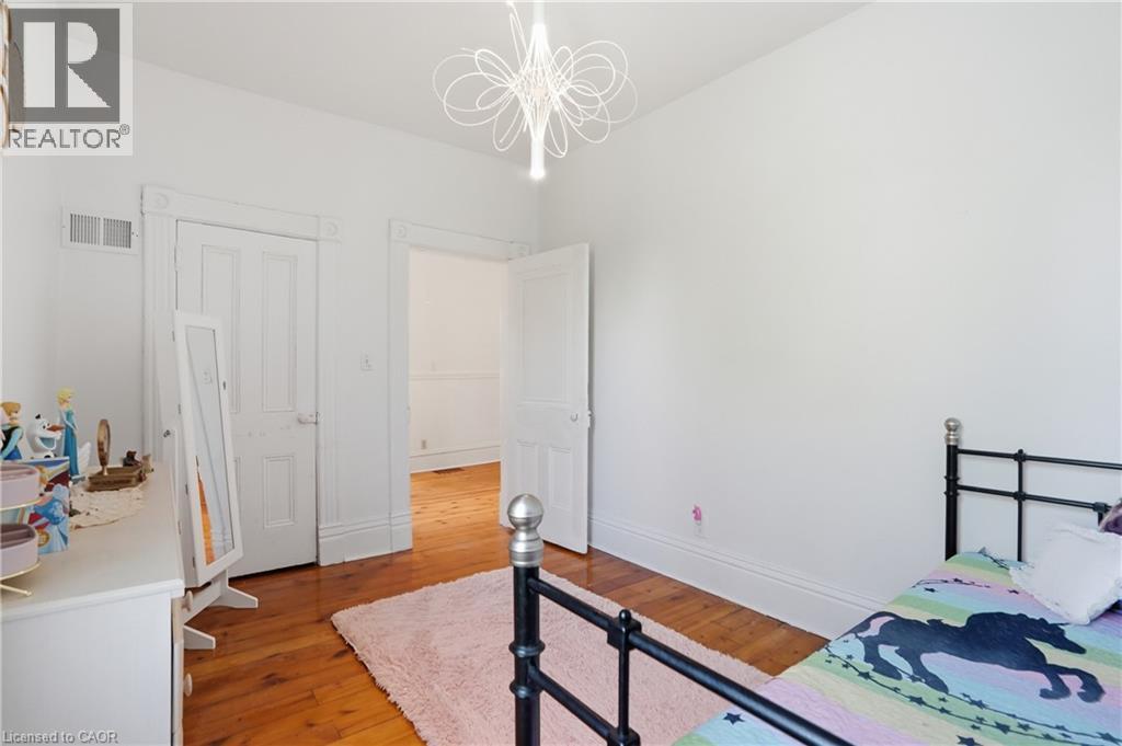 86 OAK Street - 16