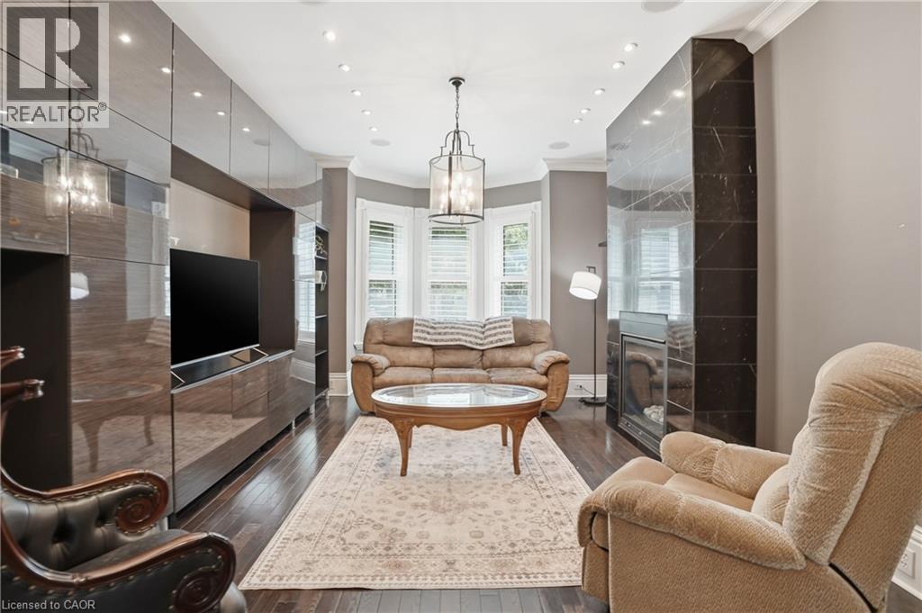 86 OAK Street - Image 3