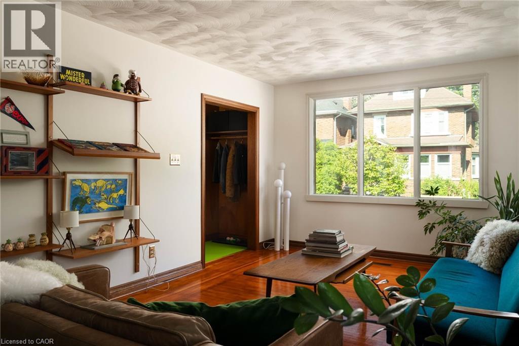 141 ROTHSAY Avenue - 9