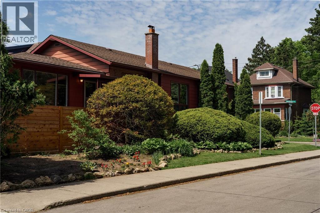 141 ROTHSAY Avenue - 4