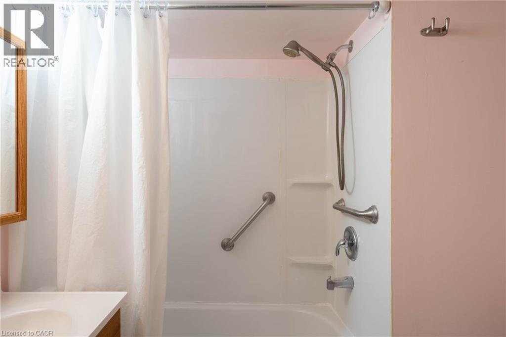 141 ROTHSAY Avenue - 30