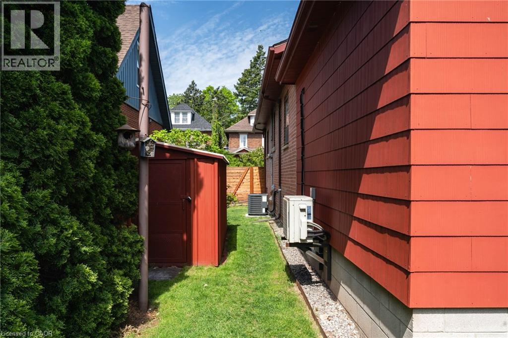 141 ROTHSAY Avenue - 49