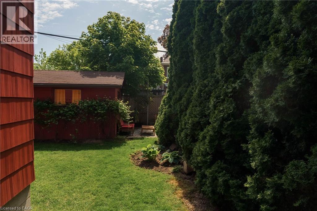 141 ROTHSAY Avenue - 46