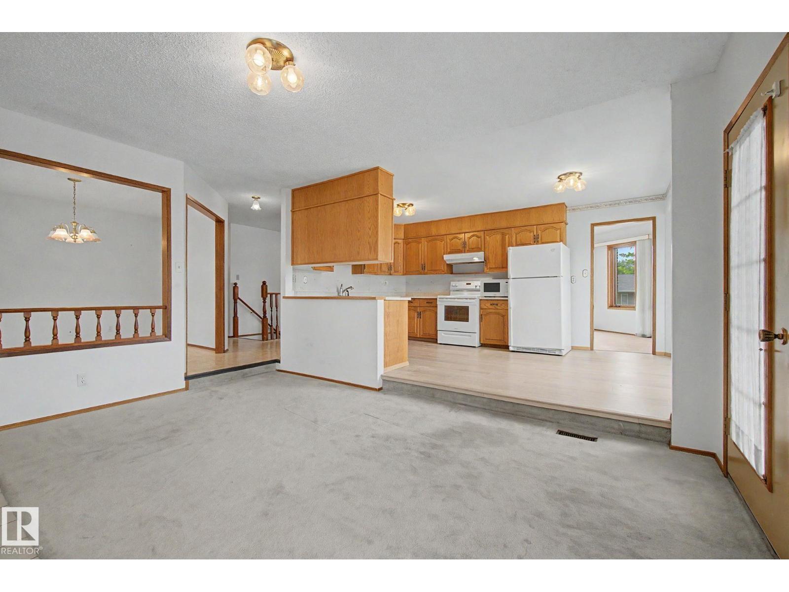 2907 49 ST NW - 16