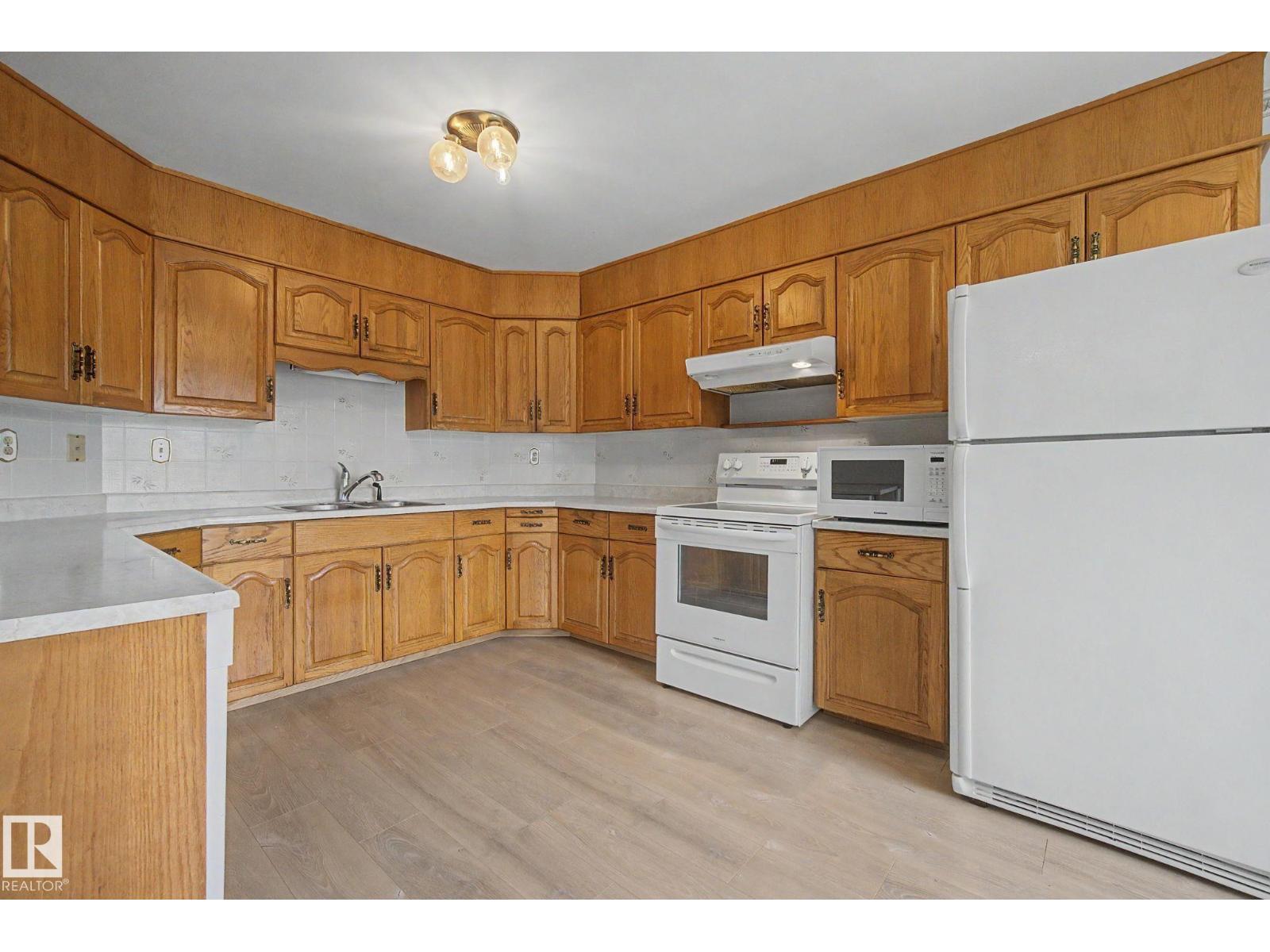 2907 49 ST NW - 17